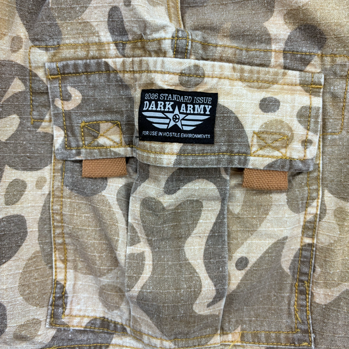 CAMO CARGO SHORTS (TAN)